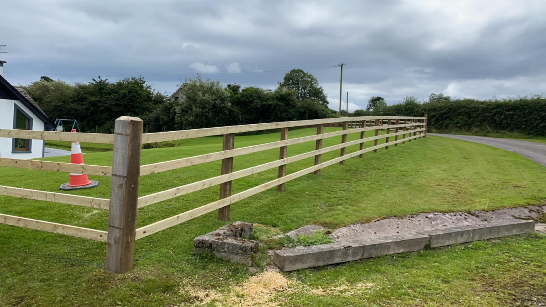 Fencing for the front garden for the house